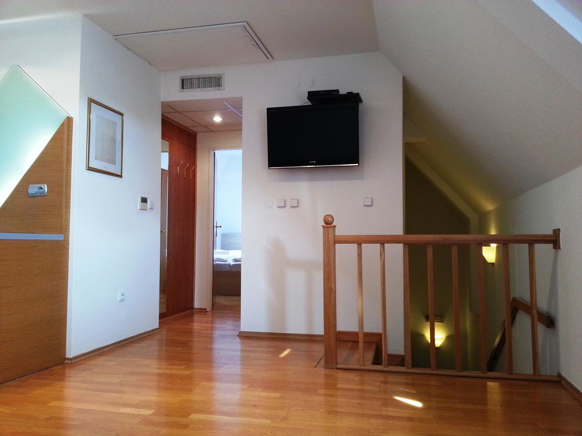 Retro Hotel Villa Ostrava Eksteriør bilde